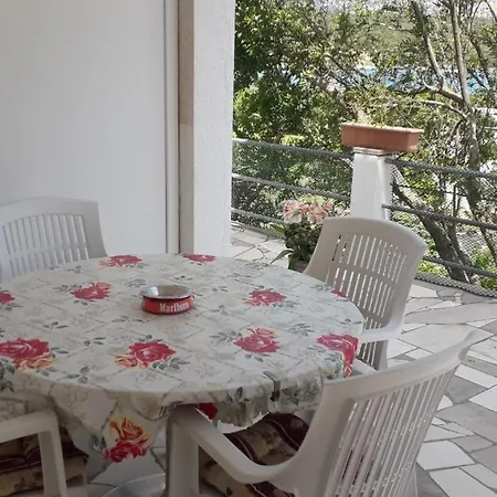 ホームステイ Apartmani Cvita, Small Apartment *
